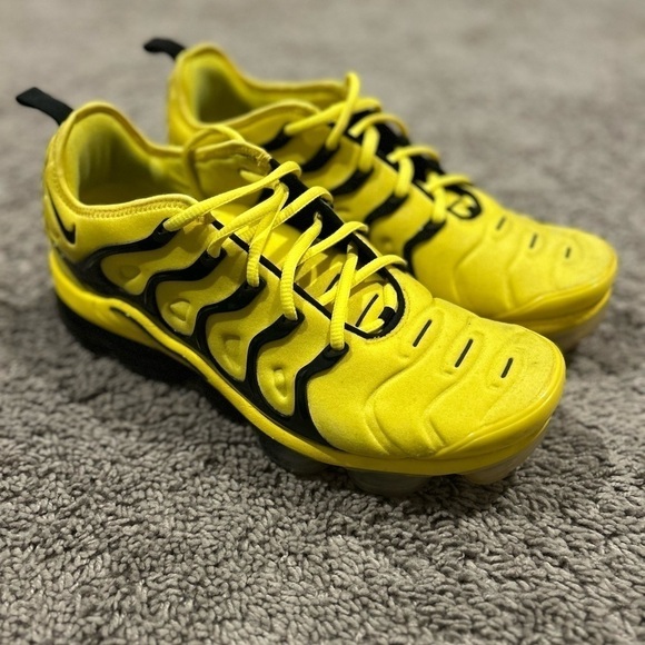 MEN'S NIKE AIR VAPORMAX PLUS RUNNING SHOES - Picture 3 of 7